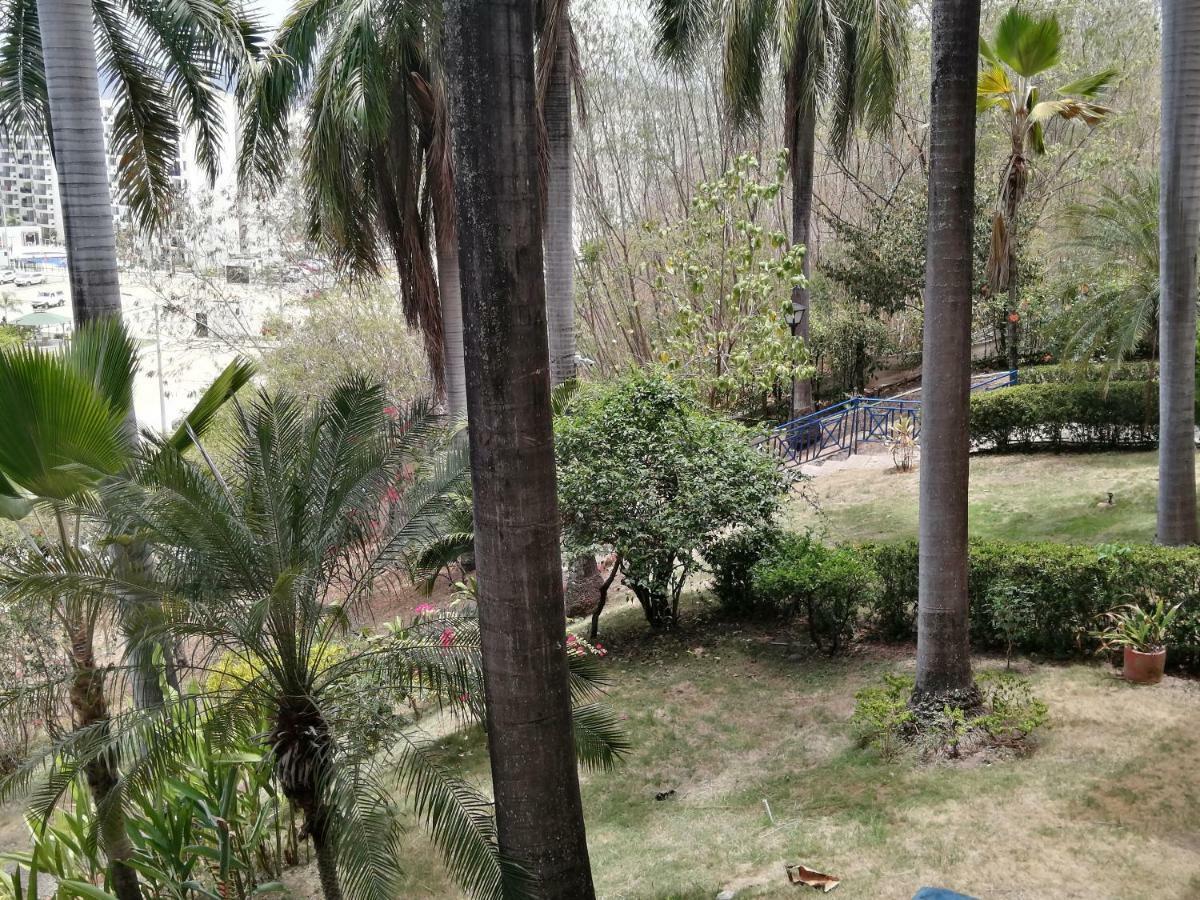 Girardot Resort *